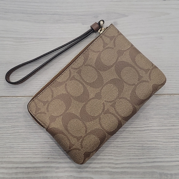 Coach Corner Zip Wristlet In Signature Canvas - Picture 2 of 3